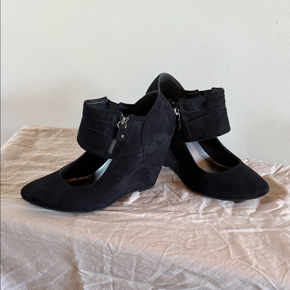 Elegant Black Wedge Ankle Boots